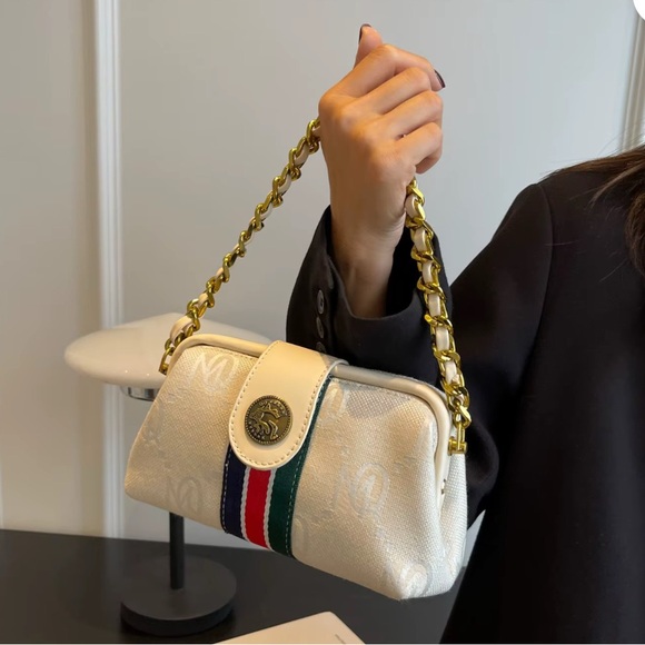 Elegant Unbranded Cream Crossbody Bag- NIP - Picture 11 of 14